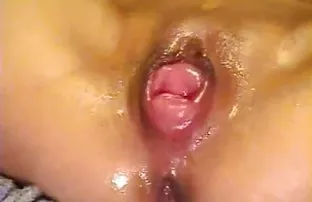 XXX Fucked રશિયન 18 વર્ષ જૂના છોકરી બે ધુમ્રપાન બેરલ