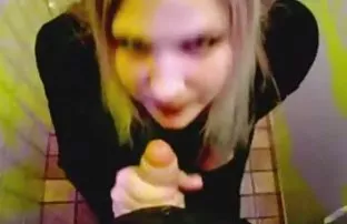 XXX આ યુવાન fucker mastered છે પુખ્ત મહિલા