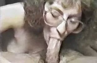 XXX જુવાન કિશોર કે કિશોરી લીધો તેના મોં અને fucked ભોસ ચુત