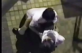 XXX આહ ભરવી કાળી Fucks તેના pussy માં ઊંડા