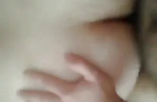 XXX માર્યો hymen યુવાન છોકરી તેના મિત્ર આંખો માં