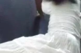 XXX પુખ્ત થાઈ રાંડ pleases એક સફેદ ગાય